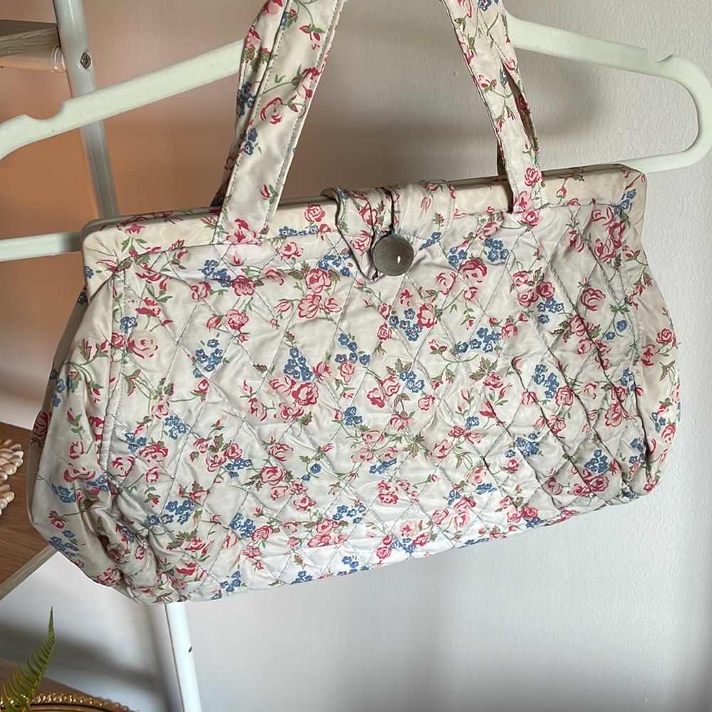 🎉 Host pick! Vintage Floral Quilted Shoulder Bag - Picture 2 of 5